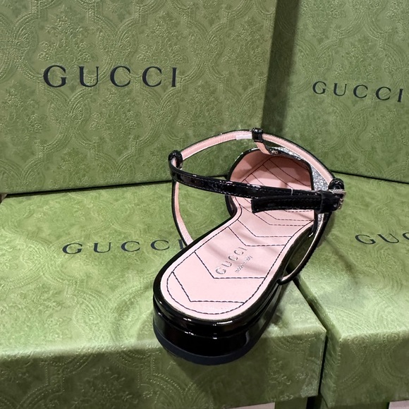 Gucci Crystal. Size 37.5. New with box - Picture 2 of 7